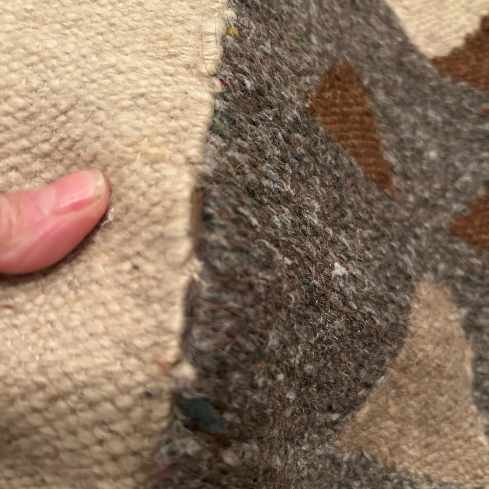 Stunning hand woven area carpet ⭐️ - Picture 2 of 9